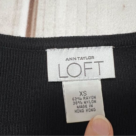 Loft Black Fitted V-neck Cardigan Sweater Size XS - Picture 4 of 5